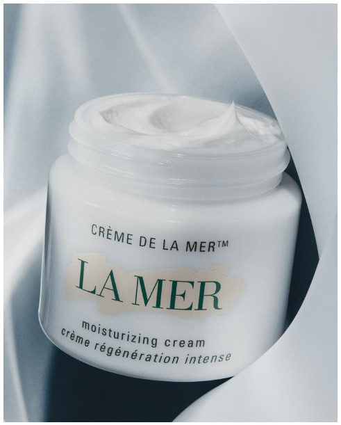 La Mer Crème de la Mer jar, a luxury moisturizer built around Miracle Broth algae extract